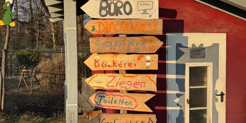 Abenteuerspielplatz Wegweiser