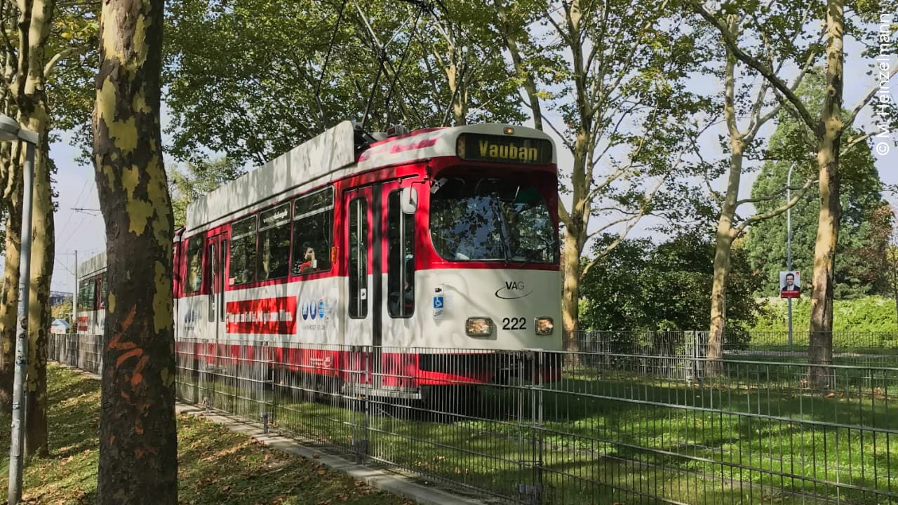 Straßenbahn Linie 3 in Freiburg Stühlinger beim Eschholzpark