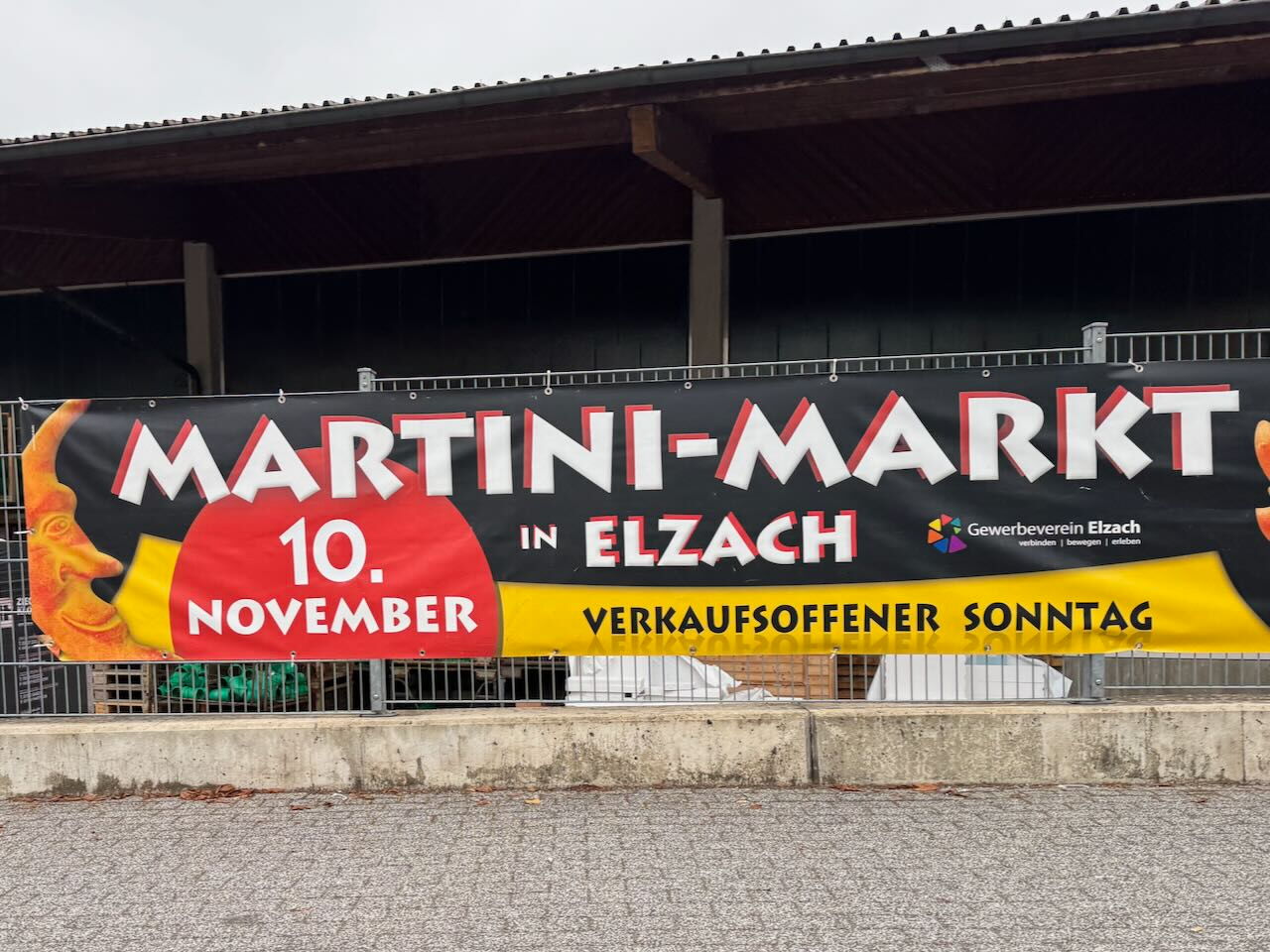 Banner Martinimarkt am Ortseingang von Elzach