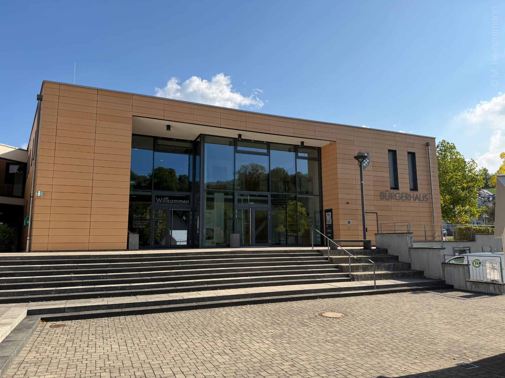Bild vom Bürgerhaus in der Gemeinde Au