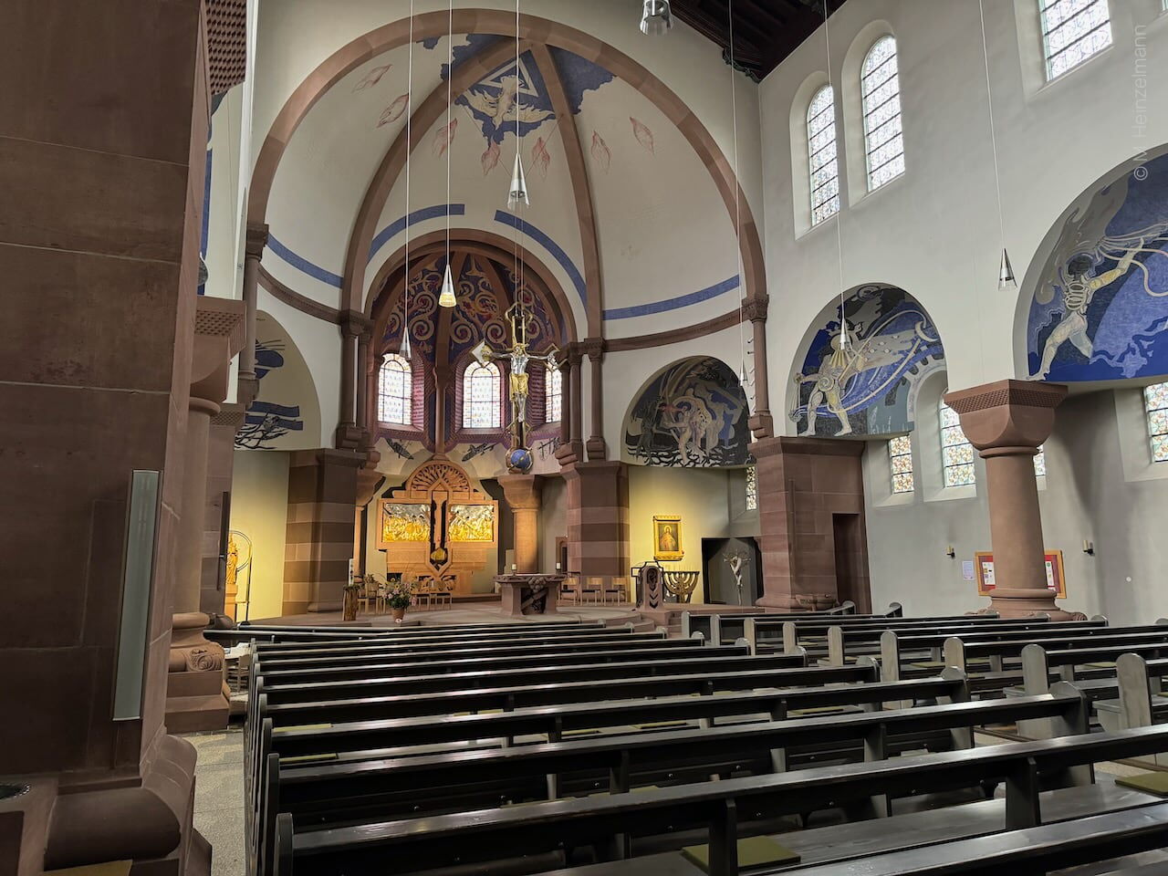 Innenansicht der Kirche St. Michael in Freiburg