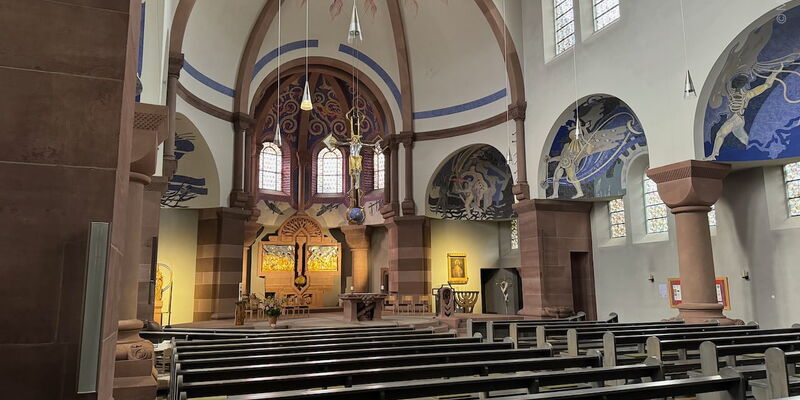 Innenansicht der Kirche St. Michael in Freiburg