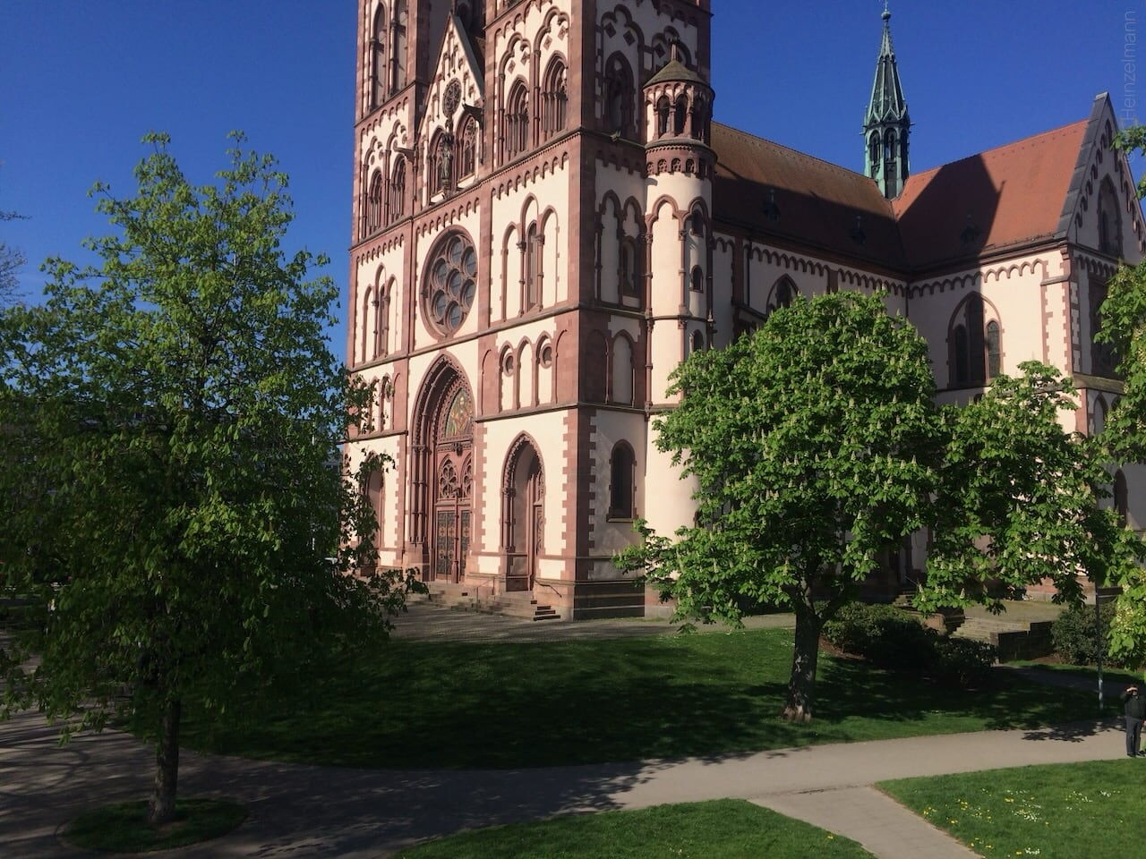 Herz-Jesu-Kirche im Freiburger Stadtteil Stühlinger
