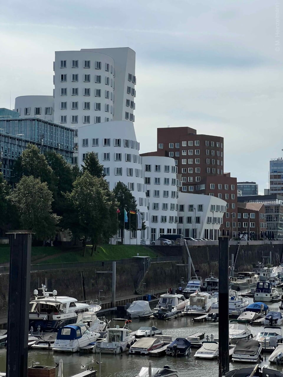 Neuer Zollhof (Gehry-Bauten) am Medienhafen Düsseldorf
