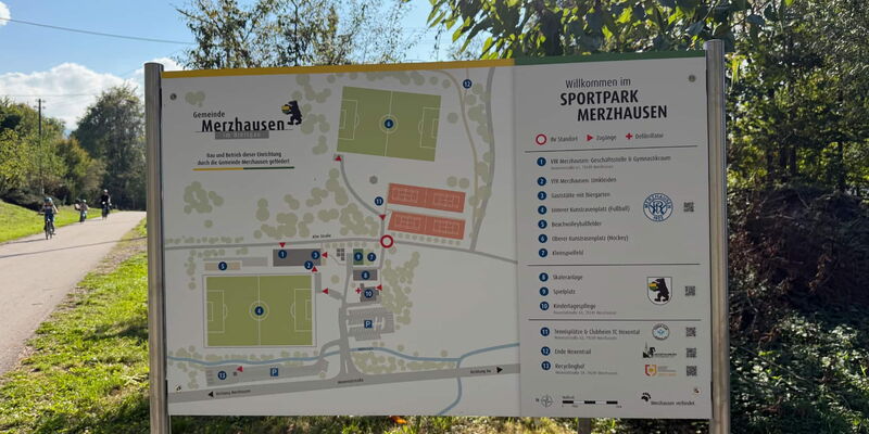 Hinweisschild mit Lageplan im Sportpark Merzhausen