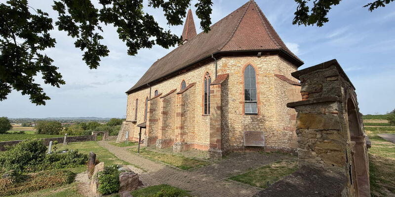 Nahaufnahme Bergkirche in Nimburg am Kaiserstuhl