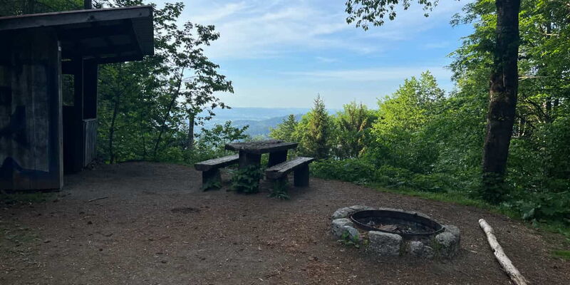 Rehaghütte - Schutzhütte mit Grillstelle