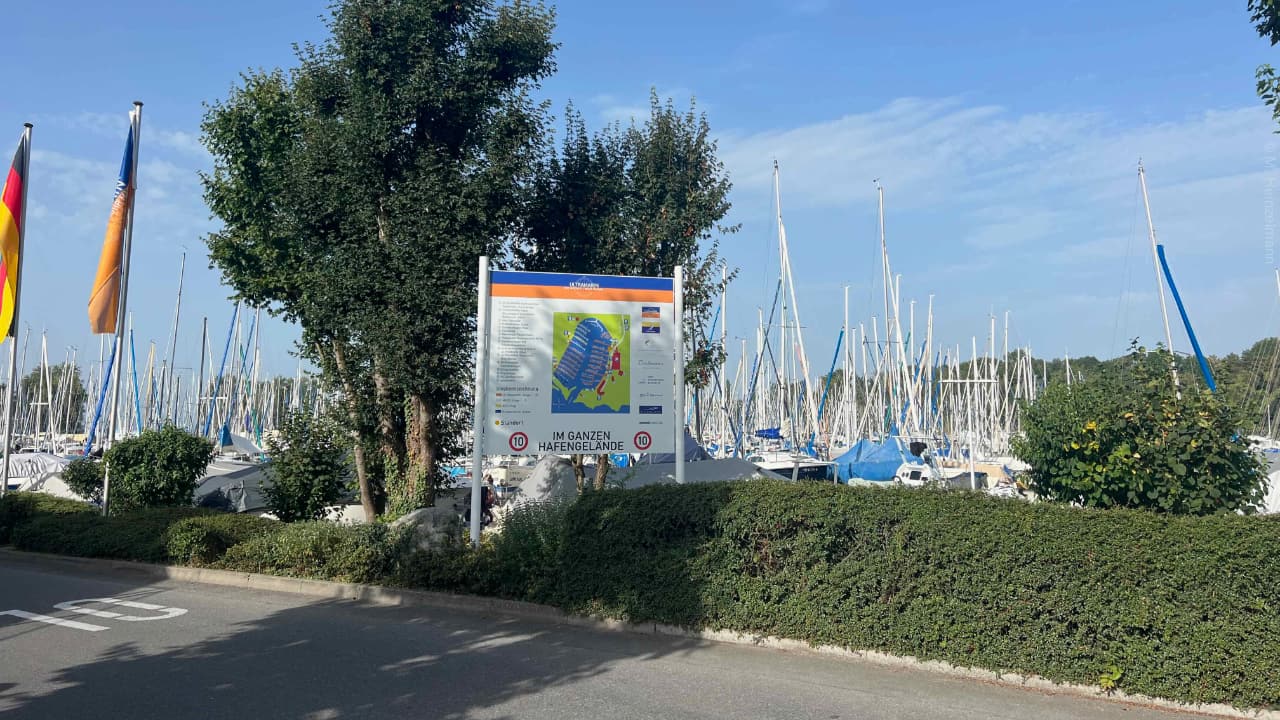 Ultramarin Yachthafen